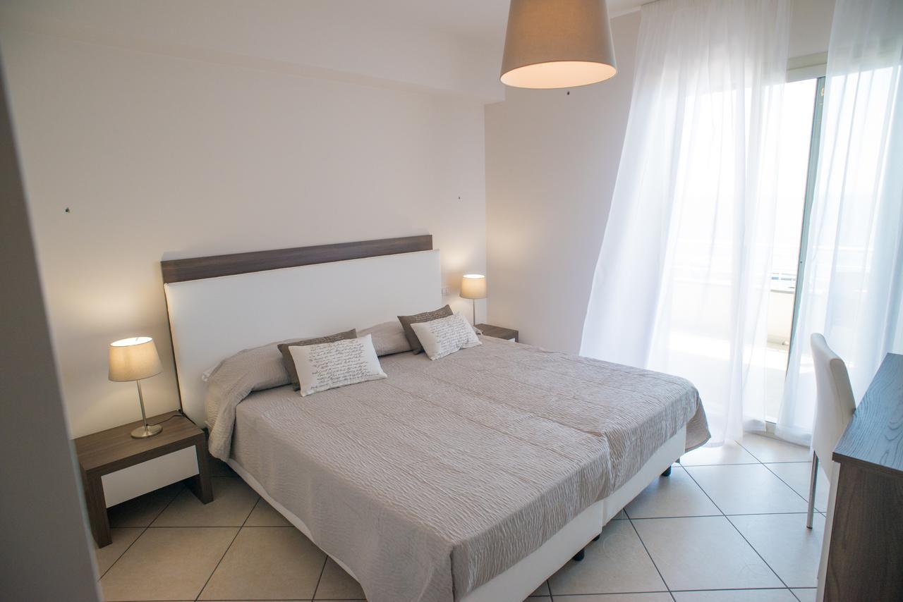 Riva Del Sol Bed & Breakfast Santa Teresa Di Riva Ngoại thất bức ảnh