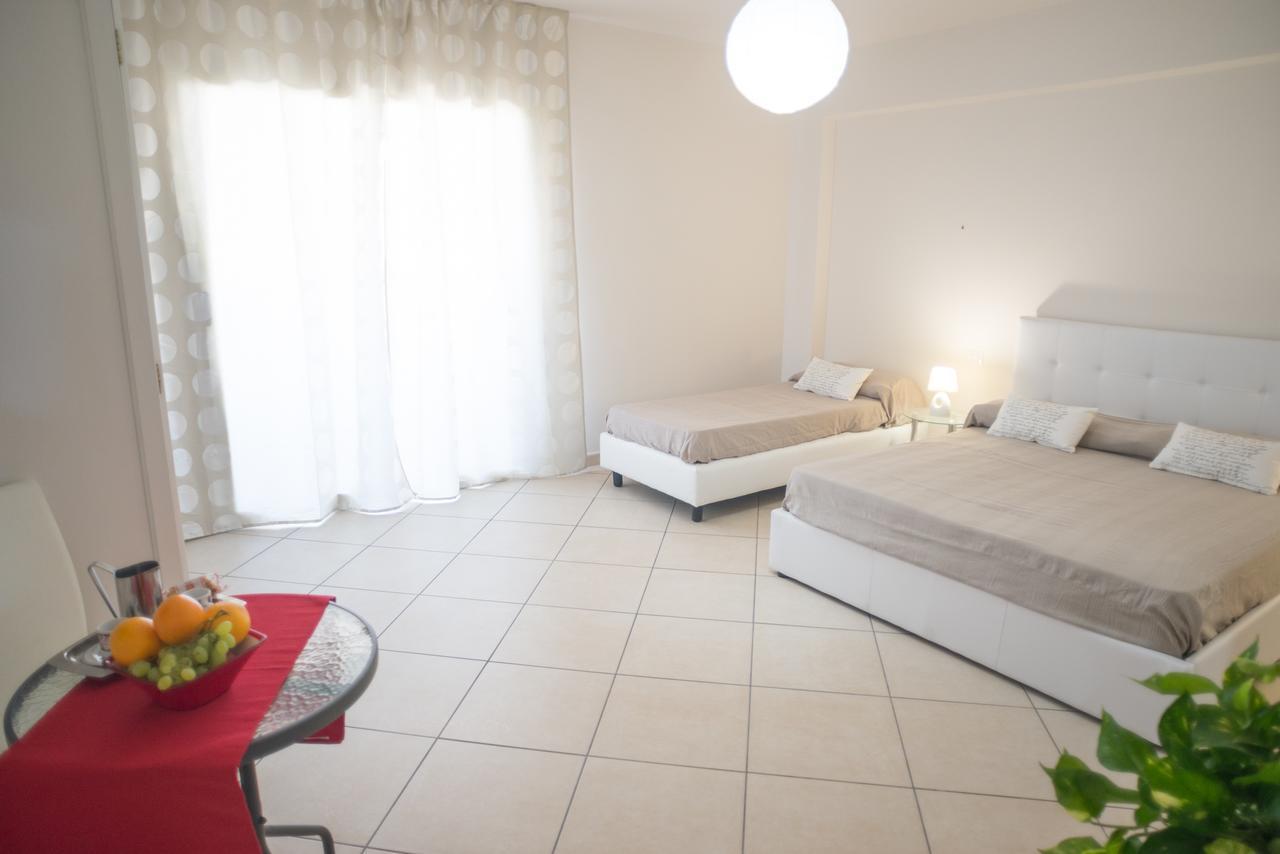 Riva Del Sol Bed & Breakfast Santa Teresa Di Riva Ngoại thất bức ảnh
