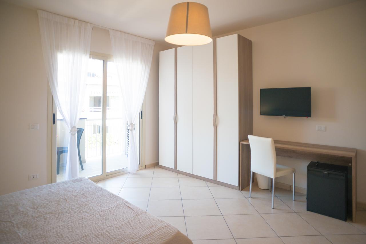 Riva Del Sol Bed & Breakfast Santa Teresa Di Riva Ngoại thất bức ảnh