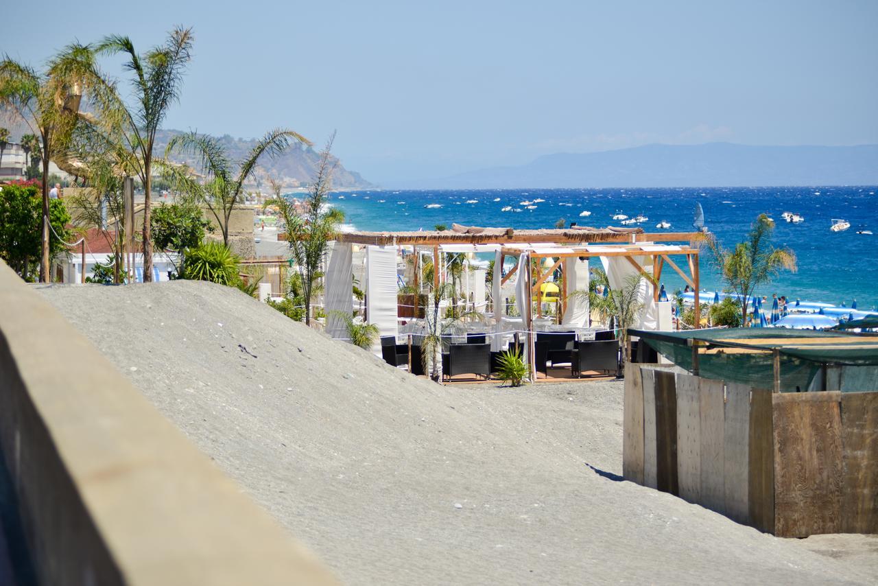 Riva Del Sol Bed & Breakfast Santa Teresa Di Riva Ngoại thất bức ảnh