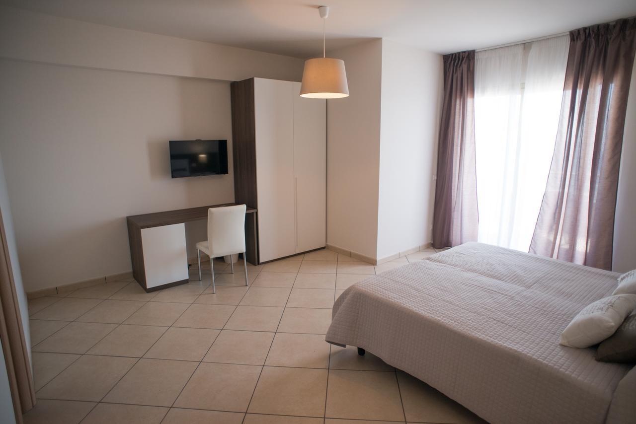 Riva Del Sol Bed & Breakfast Santa Teresa Di Riva Ngoại thất bức ảnh