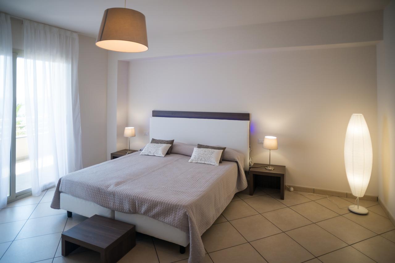 Riva Del Sol Bed & Breakfast Santa Teresa Di Riva Ngoại thất bức ảnh