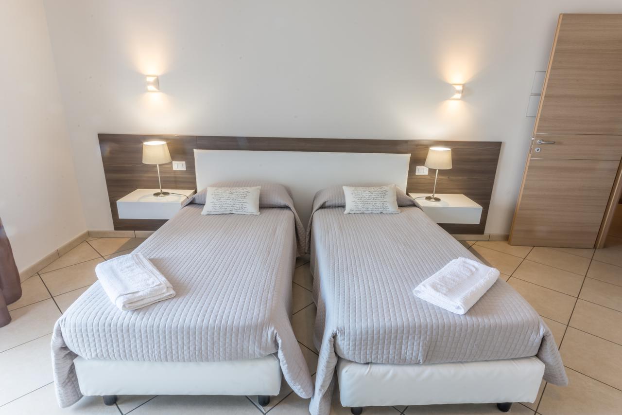 Riva Del Sol Bed & Breakfast Santa Teresa Di Riva Ngoại thất bức ảnh