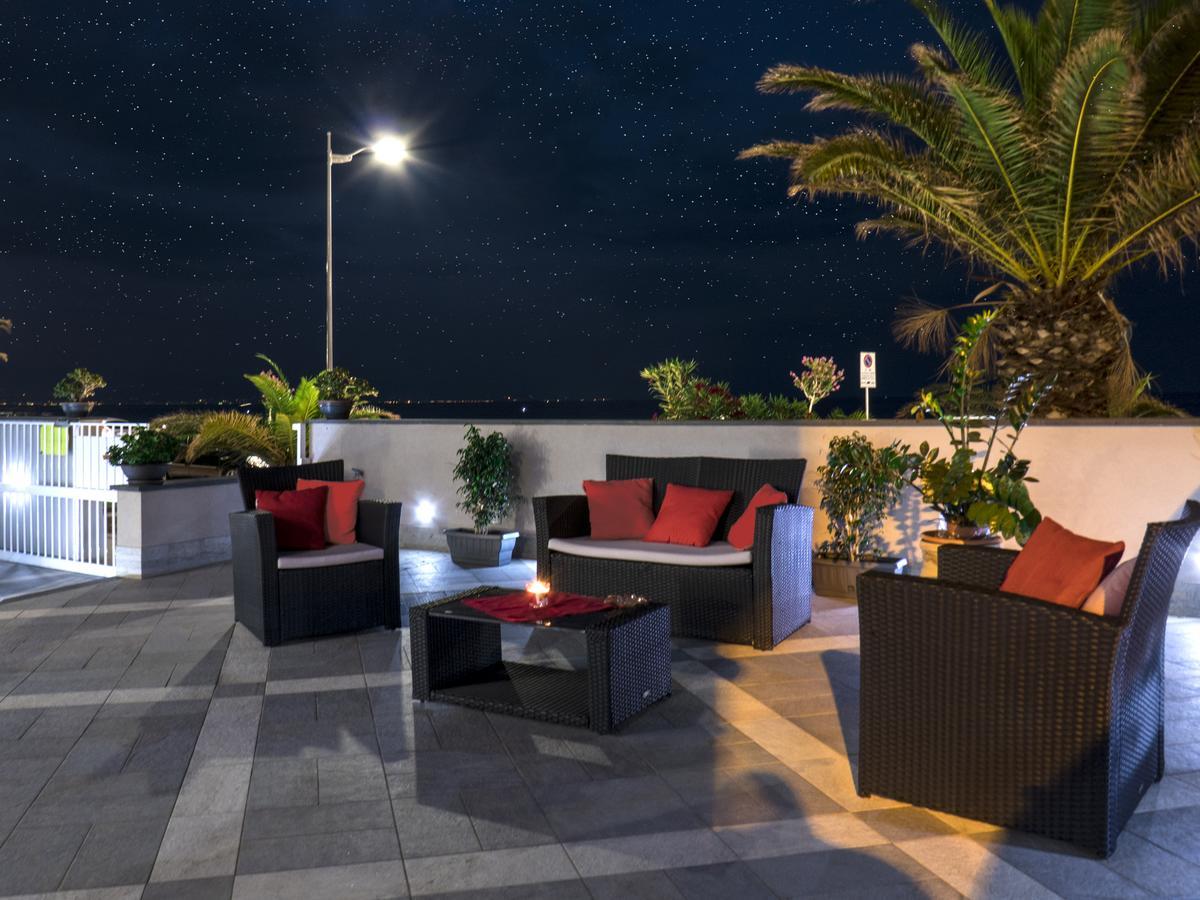 Riva Del Sol Bed & Breakfast Santa Teresa Di Riva Ngoại thất bức ảnh